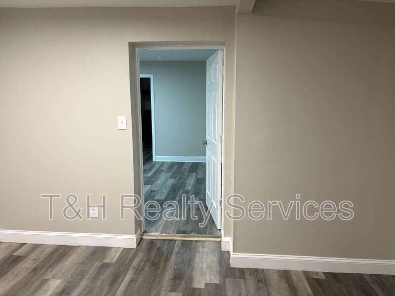 5915 E 24th St #A - Photo 4 of 15