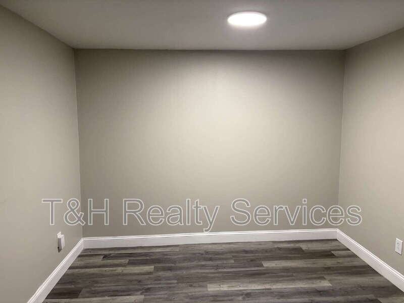 5915 E 24th St #A - Photo 5 of 15
