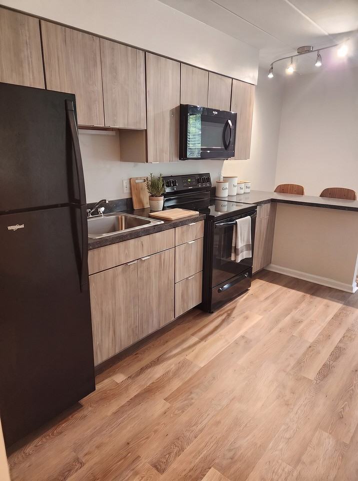 Brittany Apartments - Photo 4 of 19
