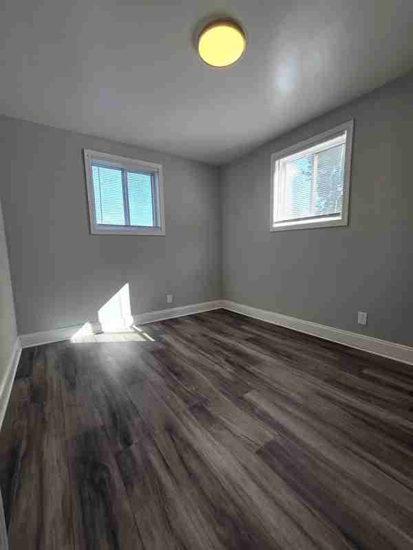 2108 Phaup St #D - Photo 4 of 8