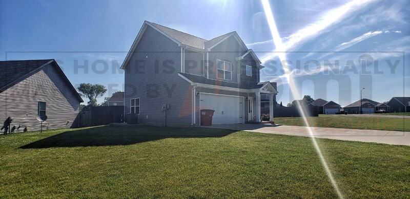 2907 Lancelot Ln - Photo 3 of 24