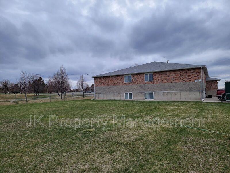 1612 Sand Ct #03 - Photo 3 of 15