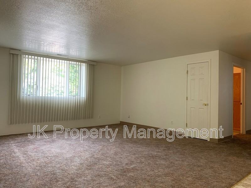 1612 Sand Ct #03 - Photo 4 of 15