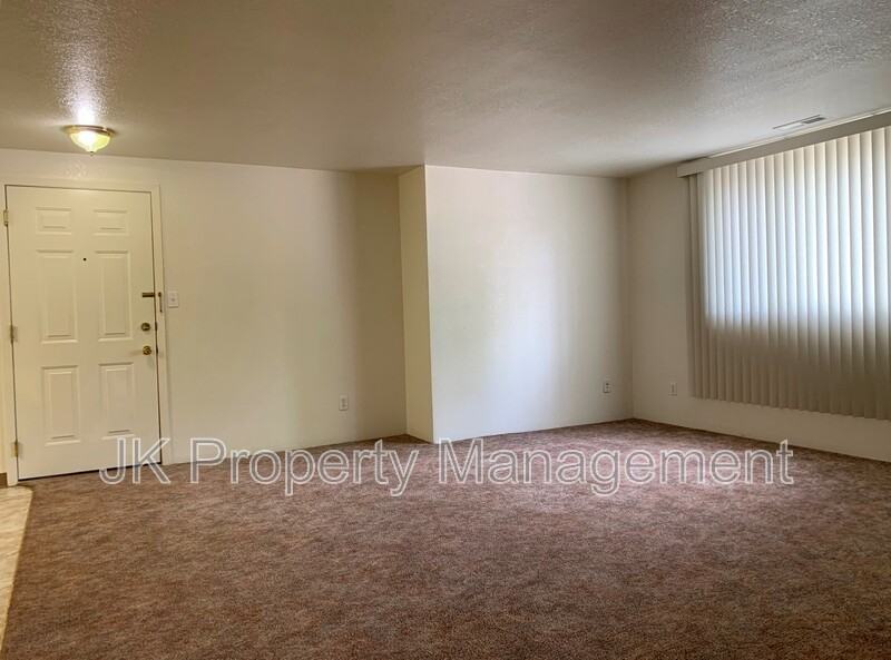 1612 Sand Ct #03 - Photo 5 of 15