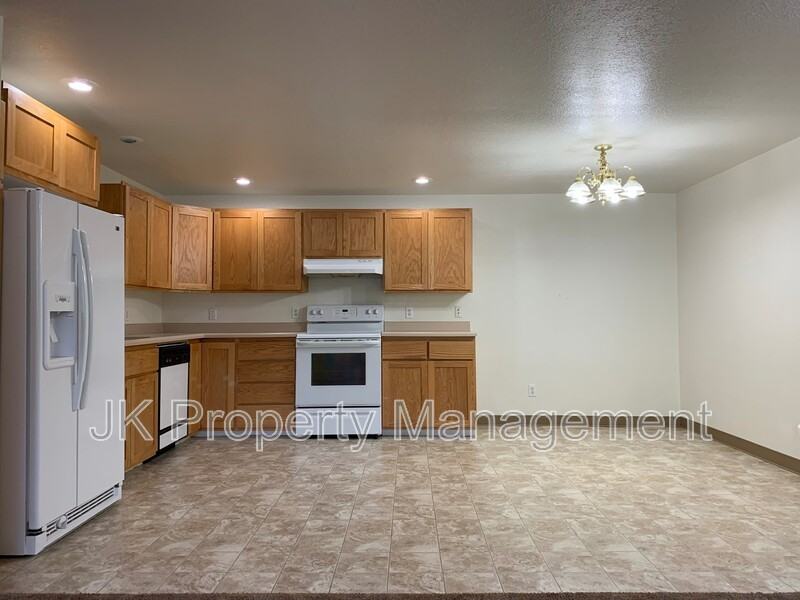 1612 Sand Ct #03 - Photo 7 of 15