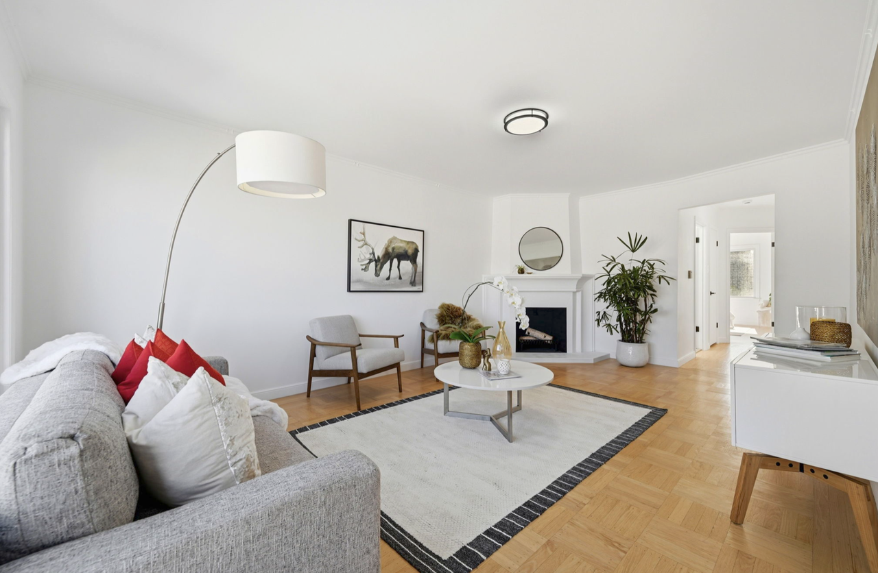 301 Gambier Street - Photo 2 of 5