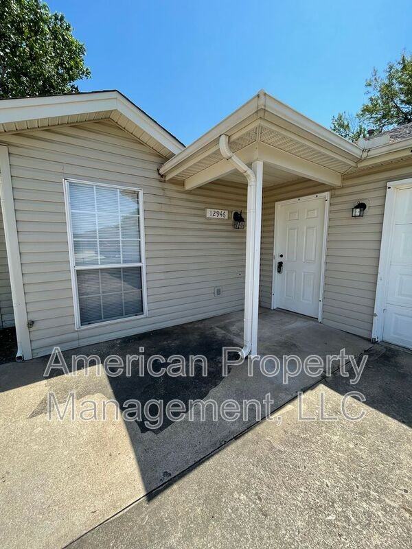 12946 E 31st Ct - Photo 2 of 40