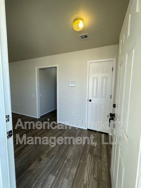12946 E 31st Ct - Photo 3 of 40