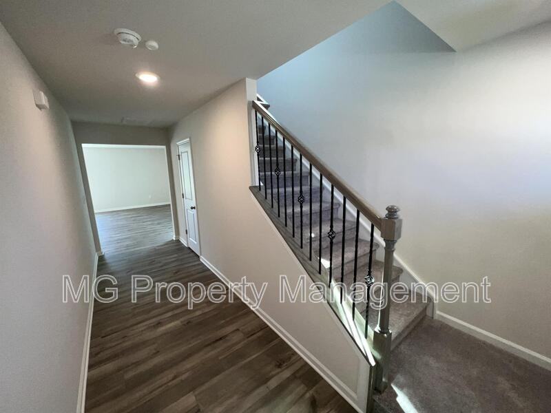 1367 Woodhouse Dr - Photo 2 of 20