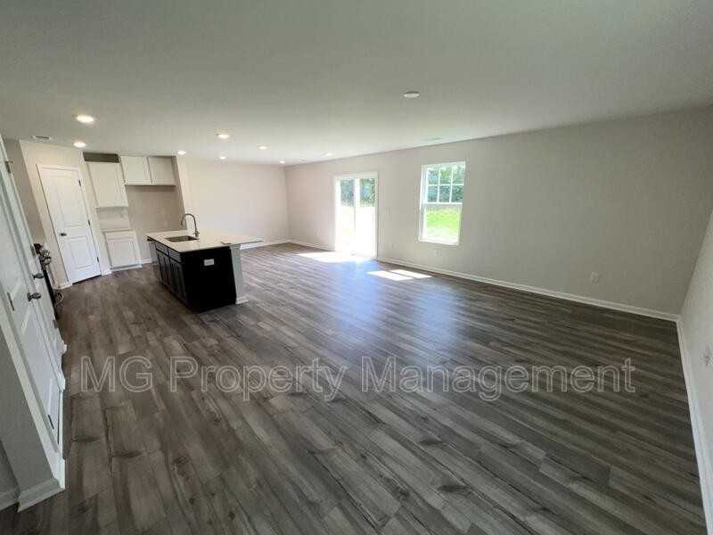 1367 Woodhouse Dr - Photo 3 of 20