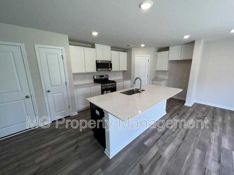 1367 Woodhouse Dr - Photo 4 of 20
