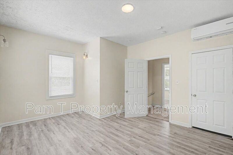 814 Ott St - Photo 4 of 24