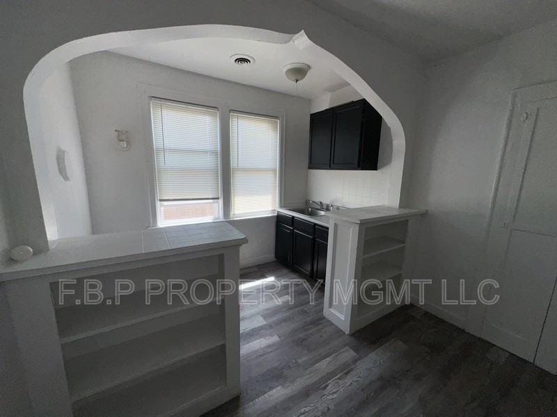 5049 Coplin St #3 - Photo 4 of 8
