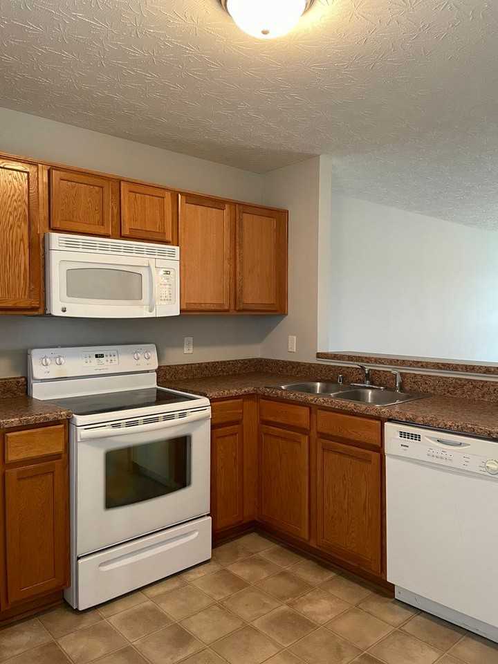 427 Lower Stone Ave - Photo 3 of 7