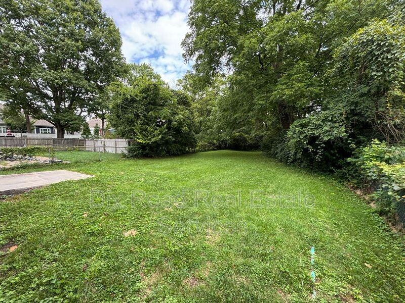 1184 Lincoln Ave - Photo 4 of 34