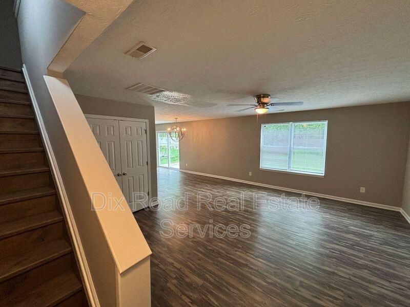 1184 Lincoln Ave - Photo 5 of 34