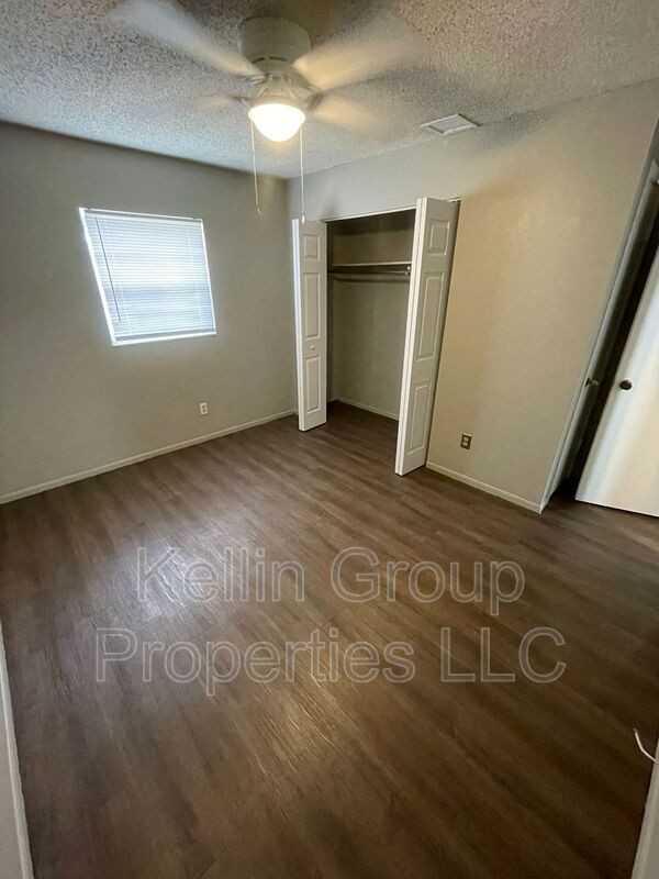 160 N Nekoma Ave #1 - Photo 7 of 10