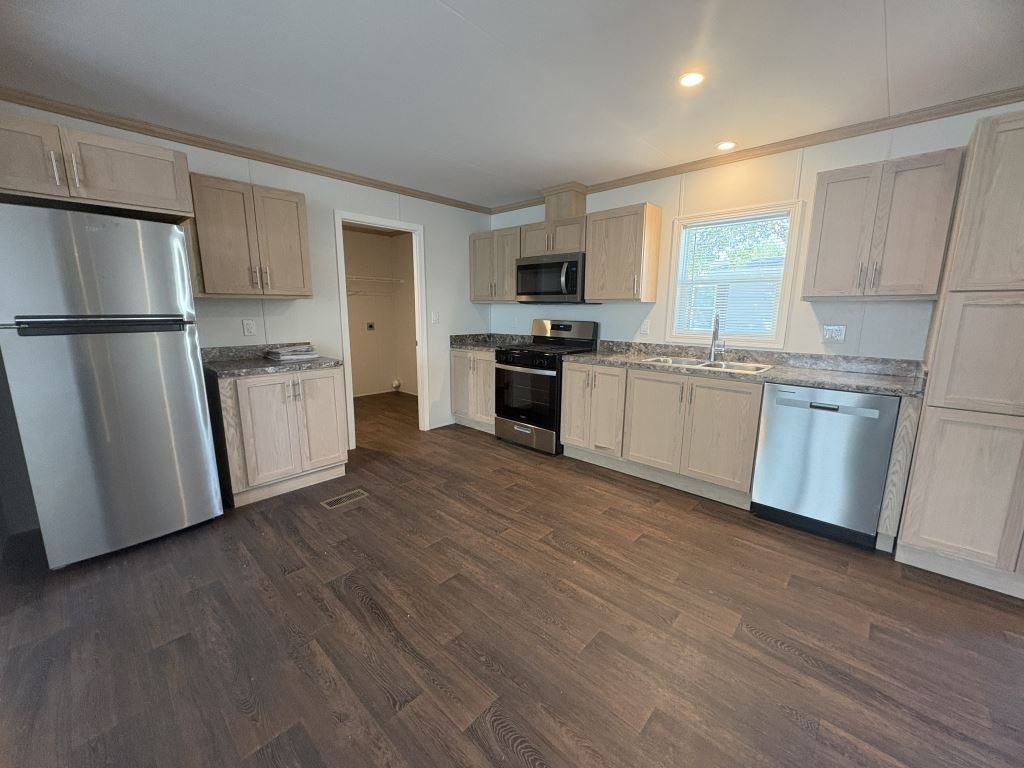 4502 San Juan Dr S - Photo 2 of 22