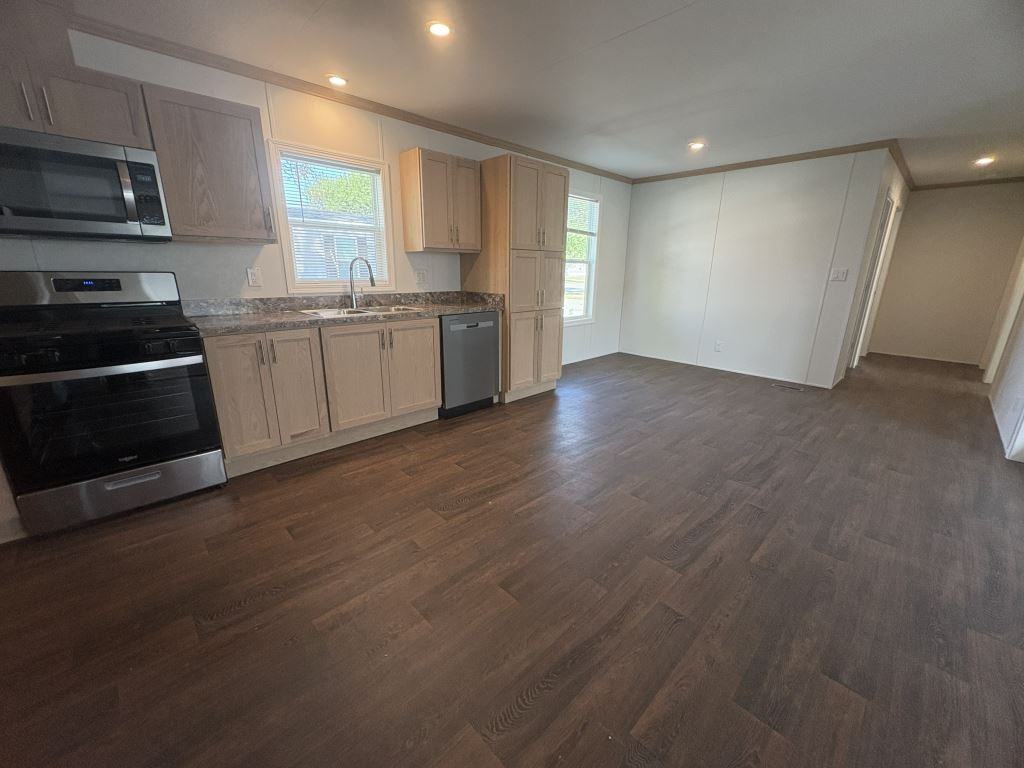 4502 San Juan Dr S - Photo 3 of 22