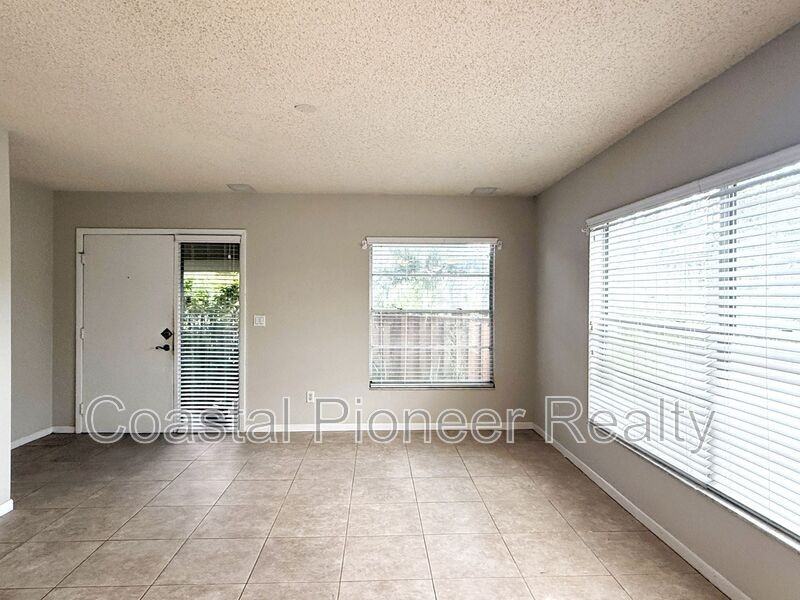 15502 Morning Dr - Photo 2 of 24
