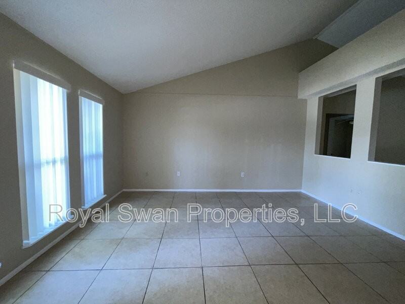 3812 Dovehollow Dr - Photo 3 of 32