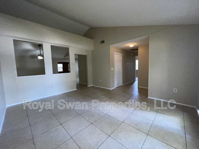 3812 Dovehollow Dr - Photo 5 of 32