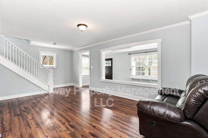 111 Westmont Ave - Photo 3 of 20