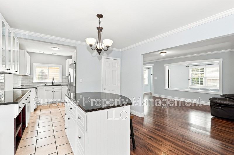 111 Westmont Ave - Photo 7 of 20