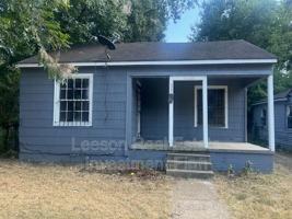 featured image of 3041 Desoto St