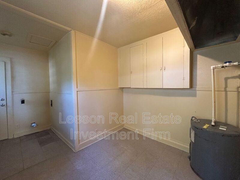 3041 Desoto St - Photo 2 of 10