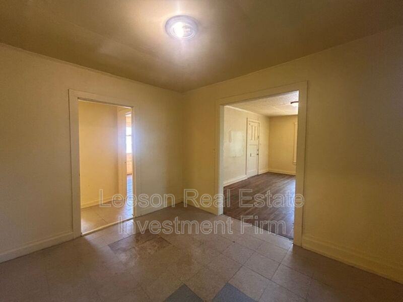 3041 Desoto St - Photo 6 of 10