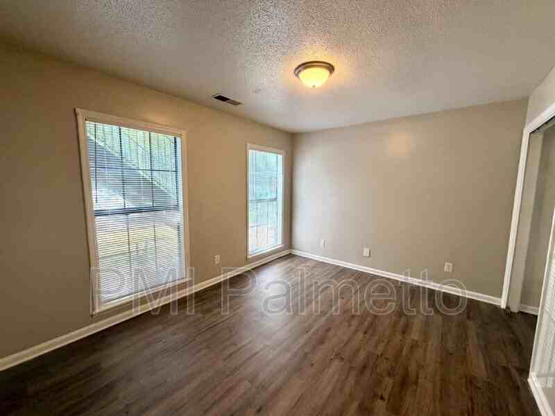 33 Chestnut Ferry Rd #201 - Photo 5 of 12