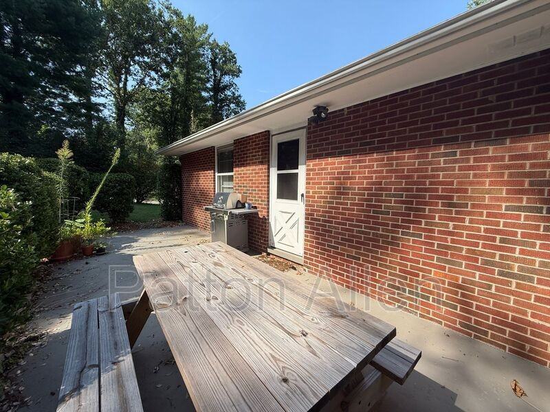 70 Taft Ave - Photo 4 of 39