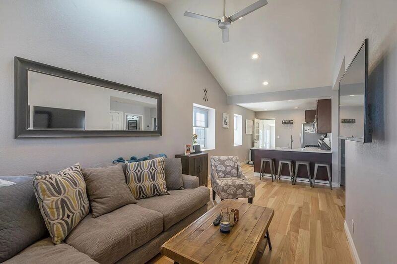 3331 N Lafayette St - Photo 3 of 20