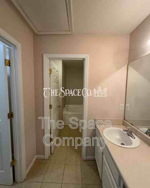 8057 Vermont Rd ##Sc - Photo 4 of 24