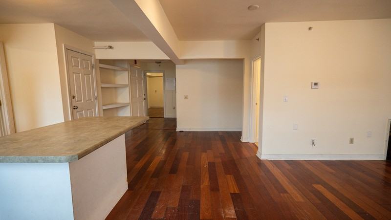 361 Pearl St - Photo 4 of 12
