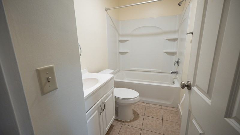 361 Pearl St - Photo 5 of 12