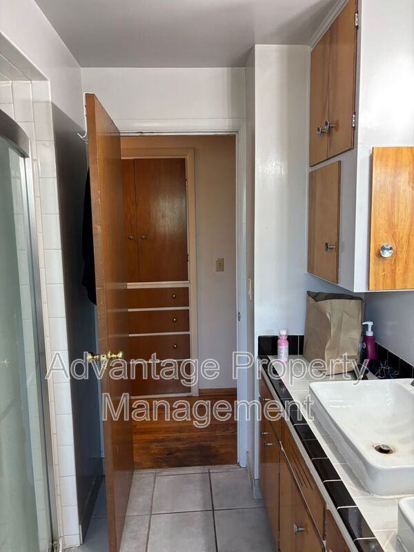 1145 Nw 19th St - Photo 3 of 17
