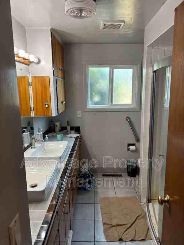 1145 Nw 19th St - Photo 6 of 17