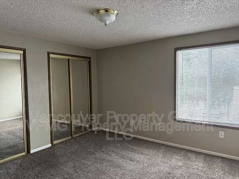 5415 Ne 34th St - Photo 4 of 14