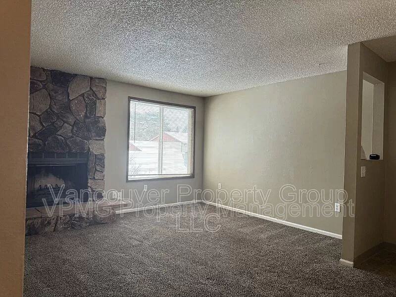 5415 Ne 34th St - Photo 5 of 14