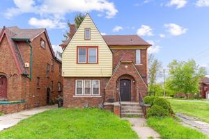 featured image of 3821 Pasadena St