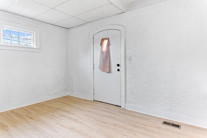 3821 Pasadena St - Photo 5 of 36