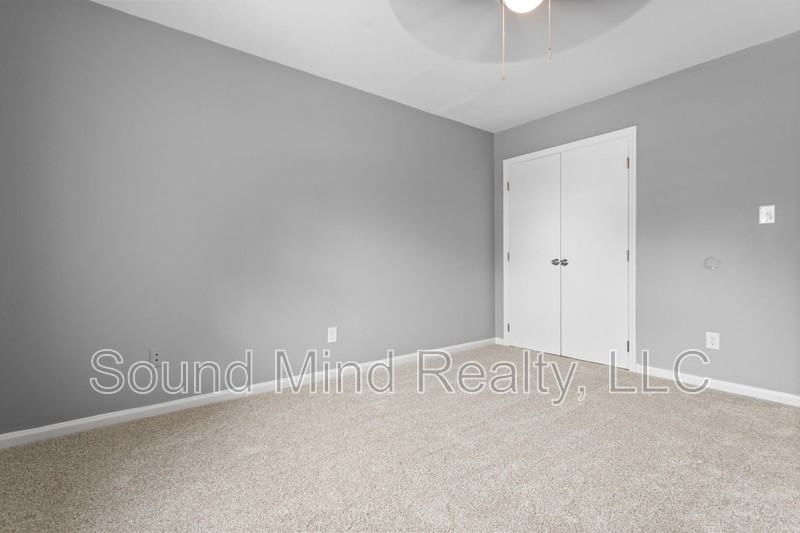 1403 Sportsman Trl - Photo 6 of 15