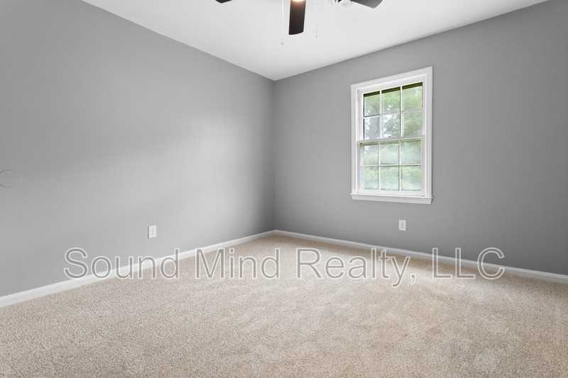 1403 Sportsman Trl - Photo 7 of 15
