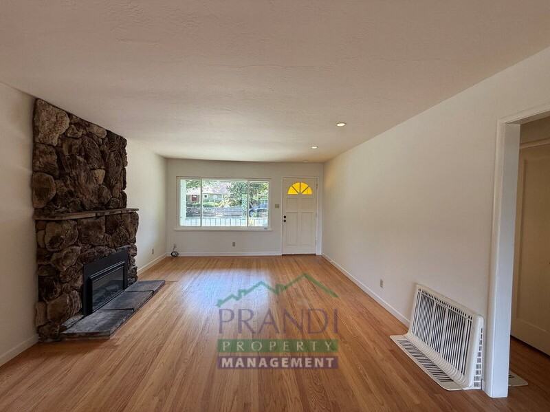 312 Las Flores Ave - Photo 2 of 13
