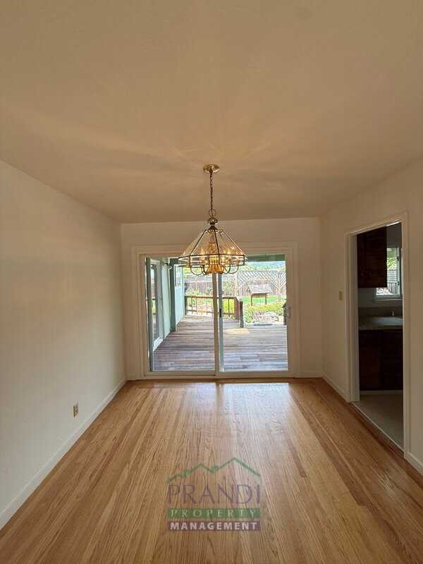 312 Las Flores Ave - Photo 3 of 13