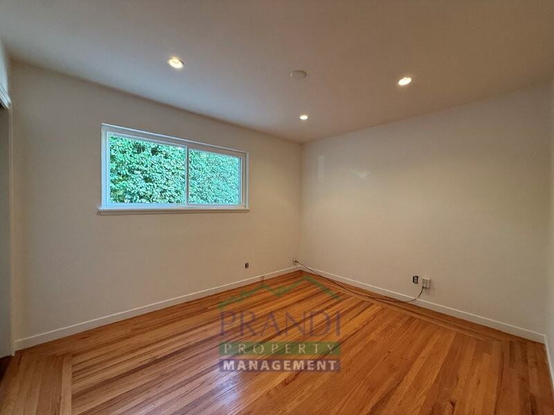 312 Las Flores Ave - Photo 7 of 13