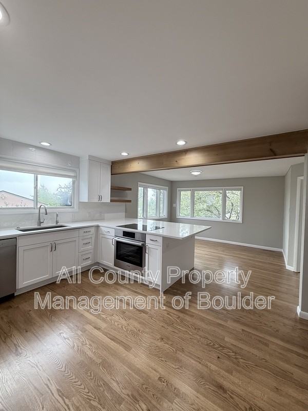 315 Evergreen Ave - Photo 4 of 48