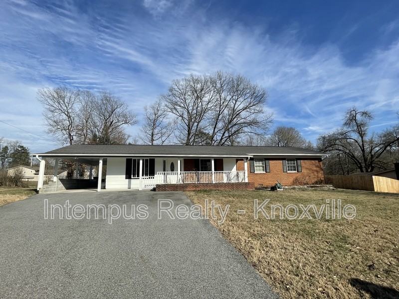 724 Waco Rd - Photo 2 of 34
